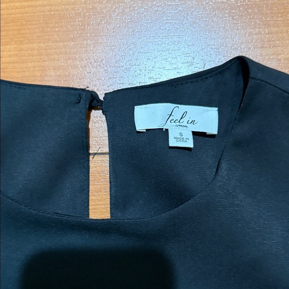 Chic Black Puff Sleeve Blouse - Picture 2 of 6